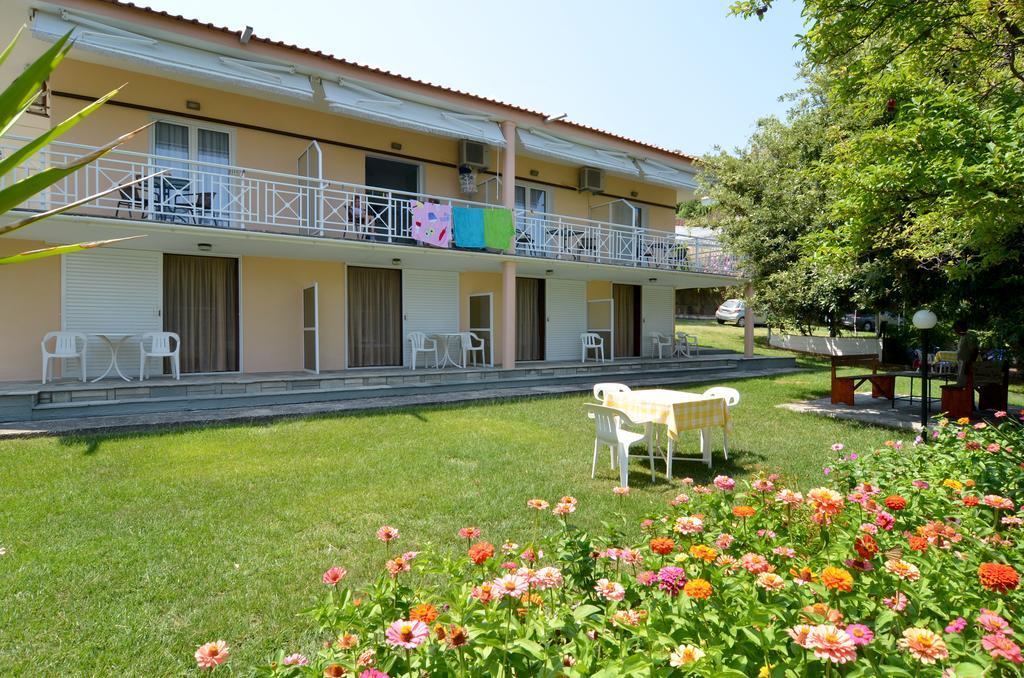 Pension Giannis Αdults Only Koinira Exterior photo